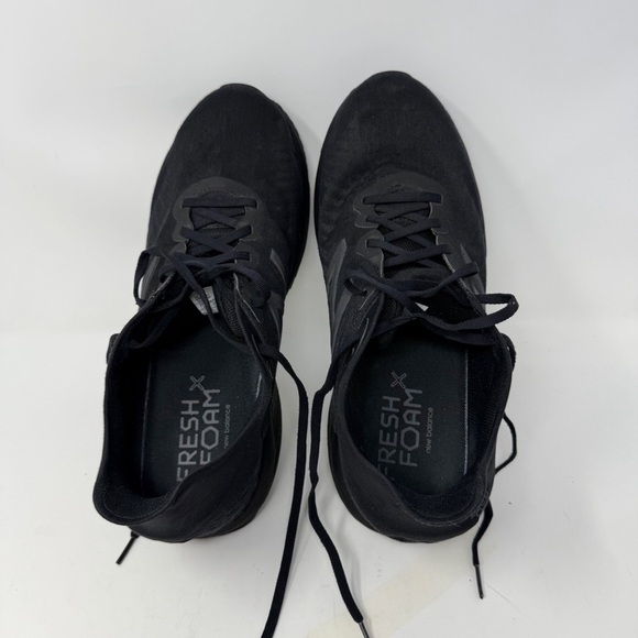 Athletic_Shoes